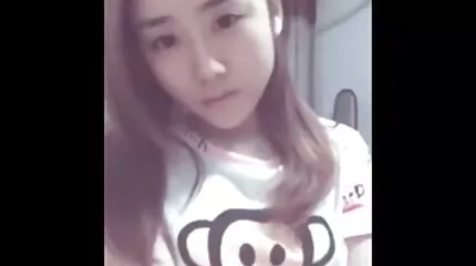 สีบลอนด์ระยำในปากและย้ายไปที่หี วิดีโอ โป่